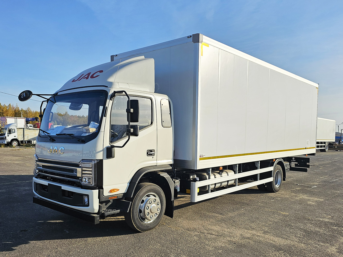 Изотермический фургон JAC N120L 7,5х2,6х2,5 м